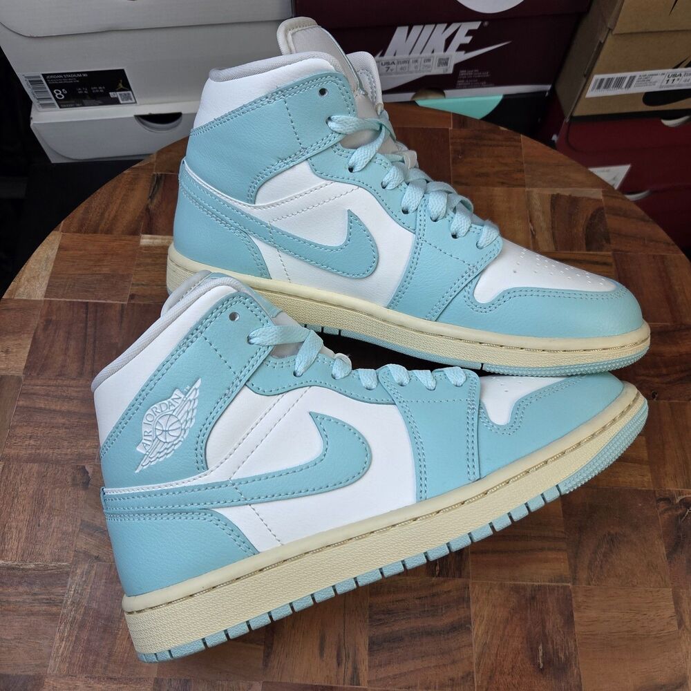 Nike WMNS Air Jordan 1 Mid sail/muslin/light dew BQ6472-132 sz 6.5